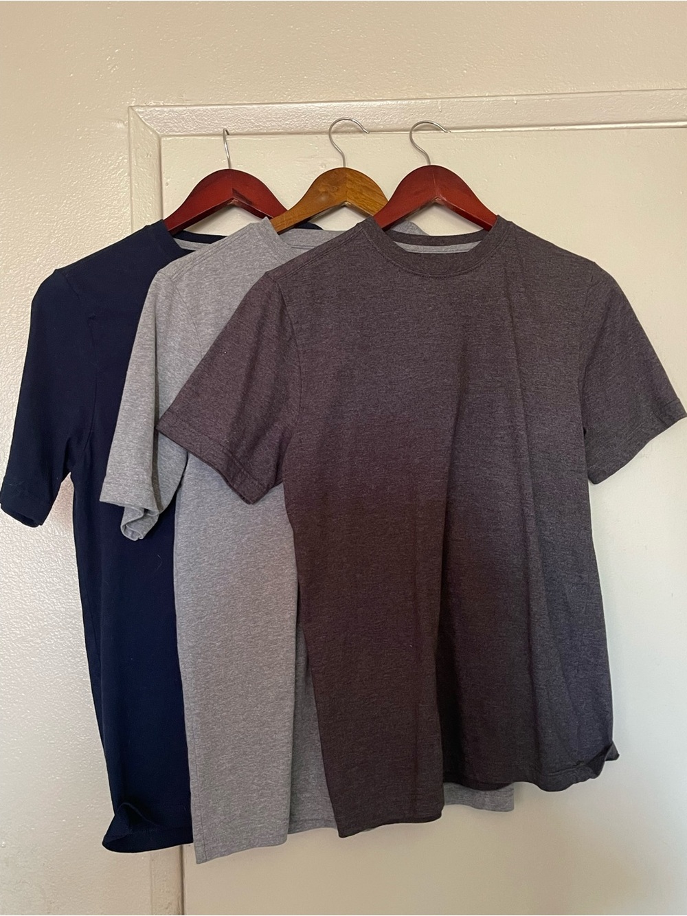 Lot of 3 Mens T shirts. S